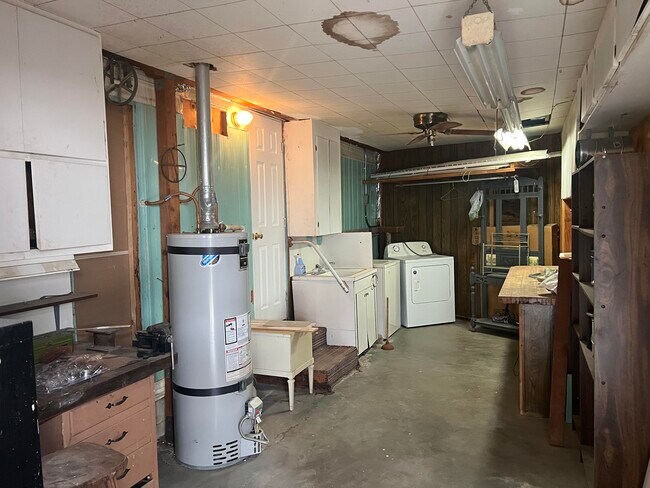 Building Photo - 69470 Midpark Dr