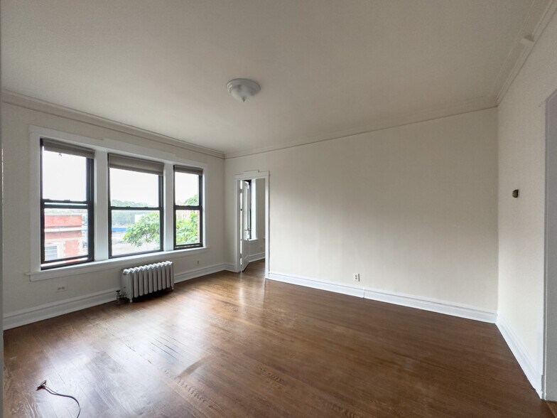Building Photo - 2638 N Milwaukee Ave