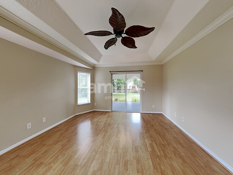 Building Photo - 1118 SW Del Rio Blvd