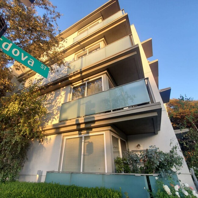 Building Photo - 160 S Hudson Ave
