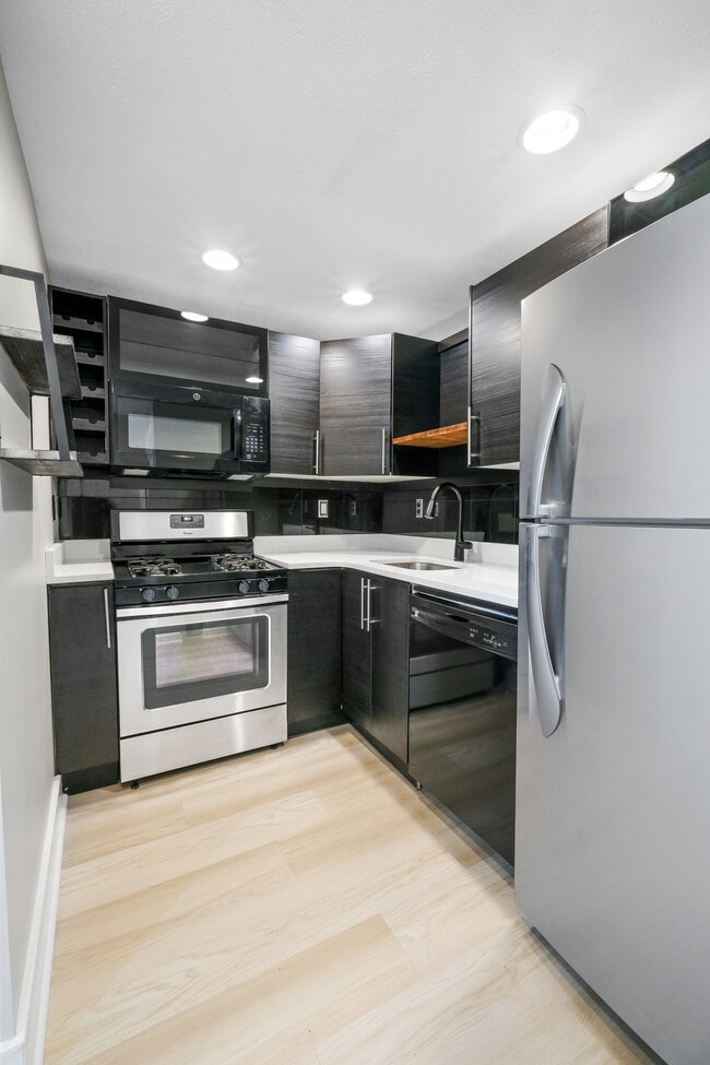 Kitchen - 1939 Fairland St