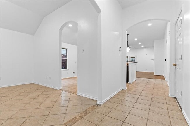 Building Photo - 15323 Redbud Berry Way