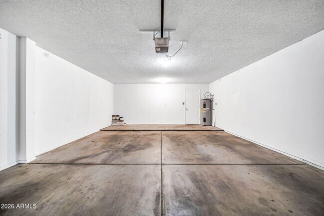 Building Photo - 6209 N 22nd Dr