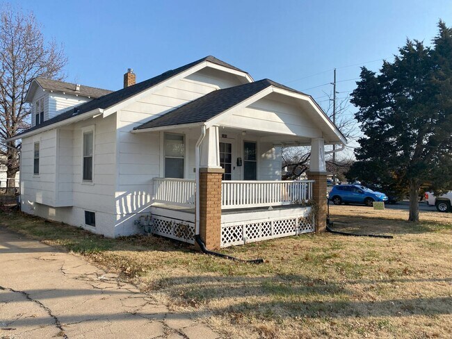 Building Photo - 2080 SW Washburn Ave