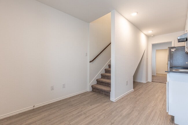 Building Photo - 7125 Elm Cv