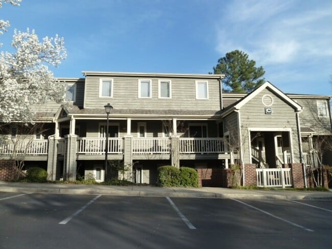 Building Photo - Available Now! Updated 2br 2ba Garden-Style Condo in Mill Creek! Walk to Campus