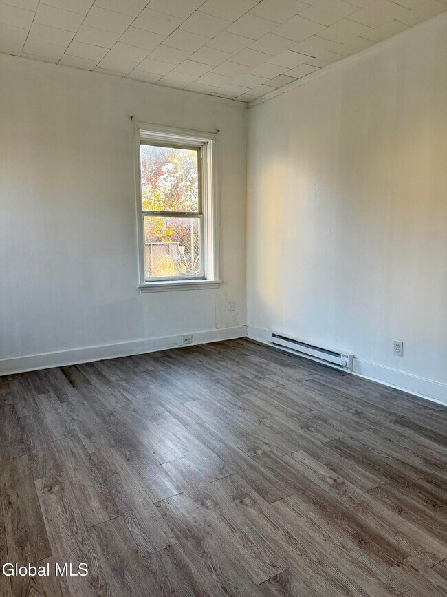 Building Photo - 290 2nd Ave