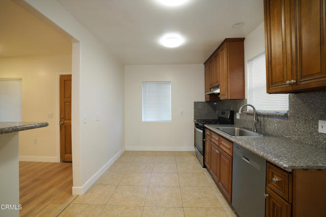 Building Photo - 1038 Western Ave