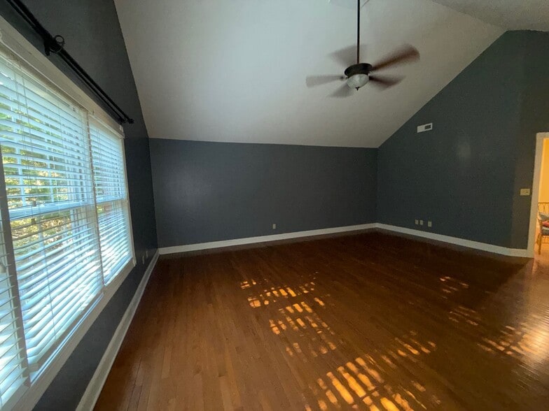 Building Photo - 111 Renee Ln