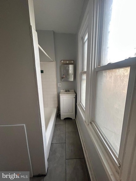 Building Photo - 5647 Heiskell St