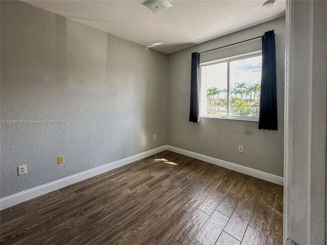 Building Photo - 17866 NW 74th Ct