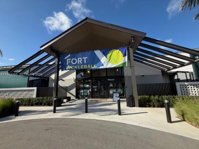 Building Photo - 2927 SW 18th Terrace