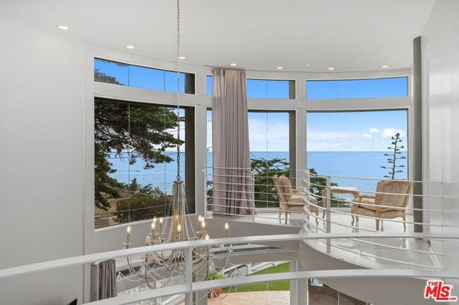 Building Photo - 11834 Pacific Coast Hwy