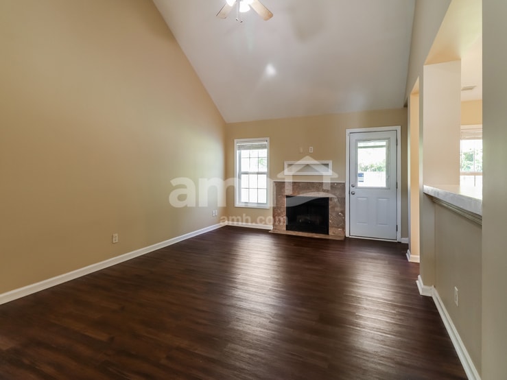 Building Photo - 61 Wintergreen Dr