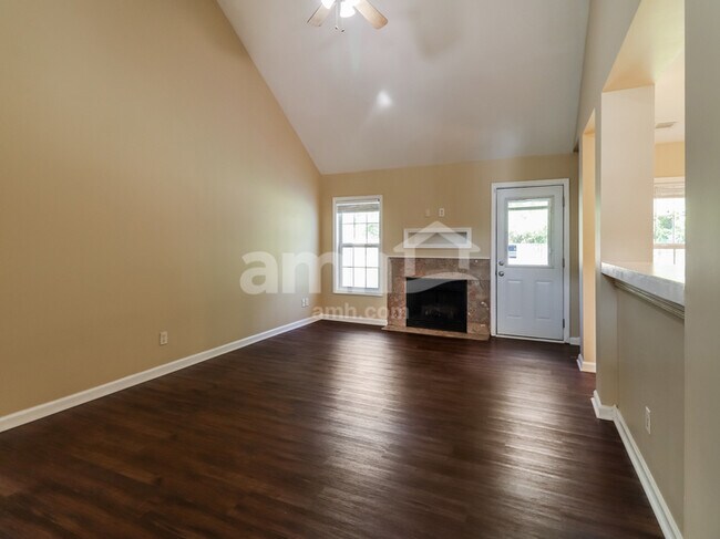 Building Photo - 61 Wintergreen Dr