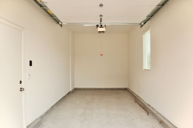 Building Photo - Stunning 3,400 Square Foot Home For Rent! ...