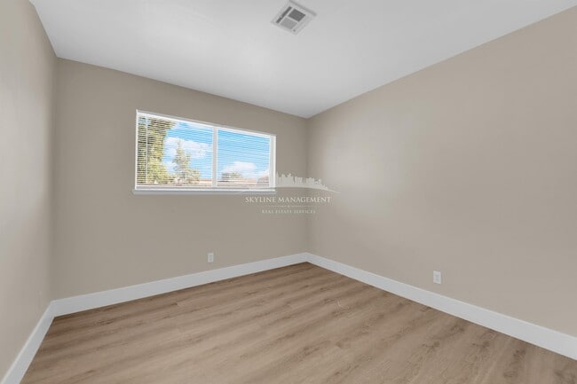 Building Photo - 6762 Carrera Dr