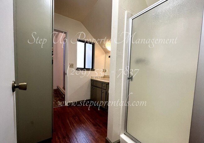 Building Photo - Cozy All Electric, 2 Bedroom, 2 Full Bathr...