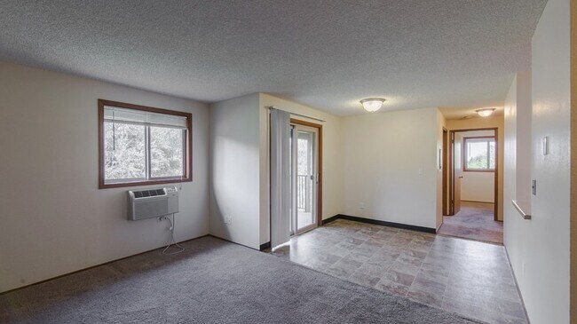 Building Photo - 553 Clay St