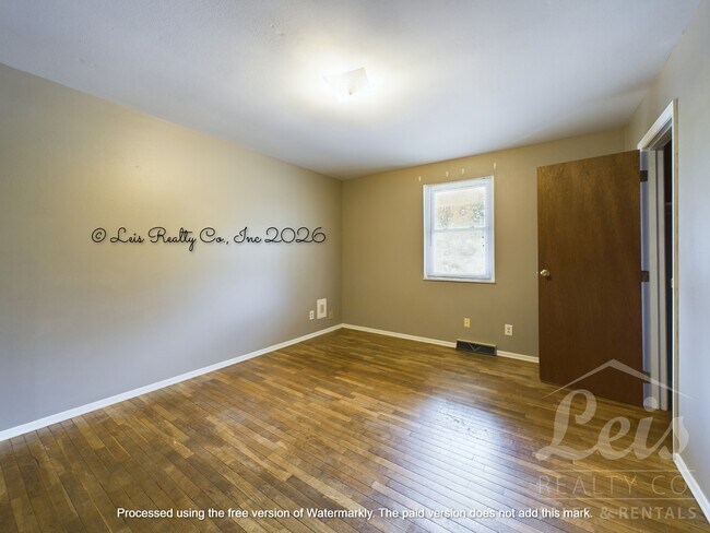Building Photo - 1359 Chippewa Dr