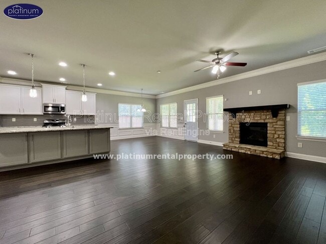 Building Photo - 2435 Kemp Dr NW