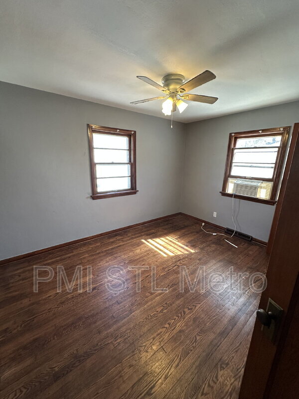 Building Photo - 156 Fermo Ave