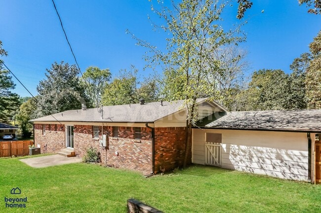 Building Photo - Amazing Renovated 4 BR 3 BA Home -- Move-In Ready!