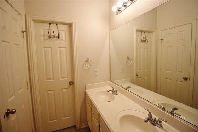 Building Photo - 5316 Lake Gardens Drive