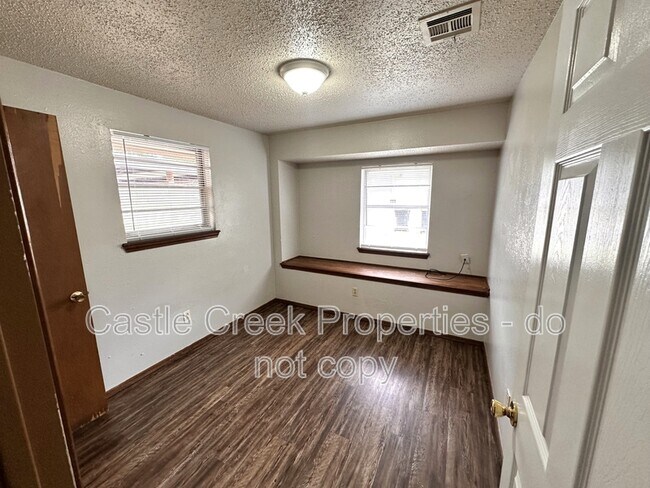 Building Photo - 5305 Brookdale Dr
