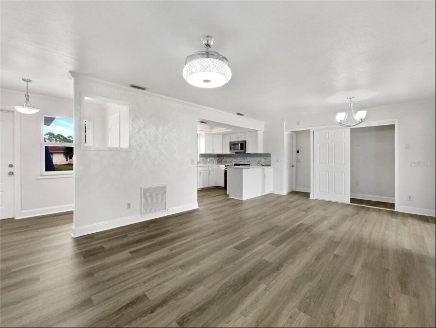 Building Photo - 23337 Olean Blvd