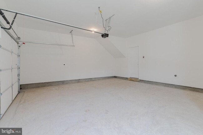 Building Photo - 42601 Houdini Rst Ter