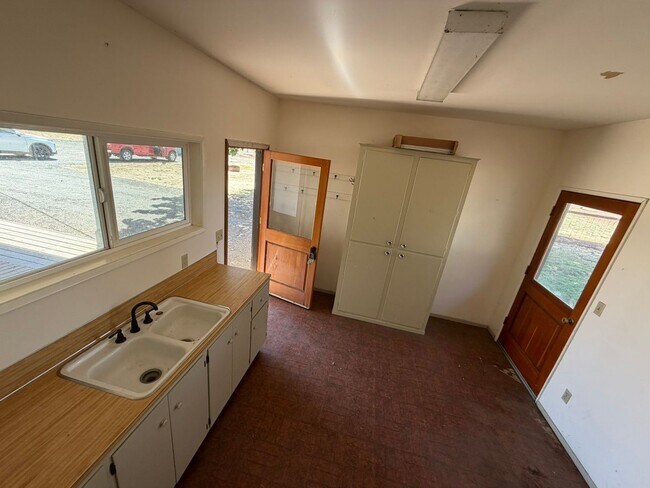 Building Photo - 27840 7 Mile Ln