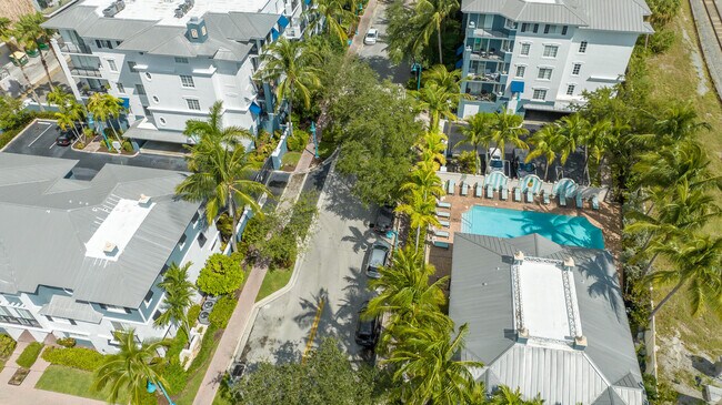 Building Photo - 250 NE 3rd Ave