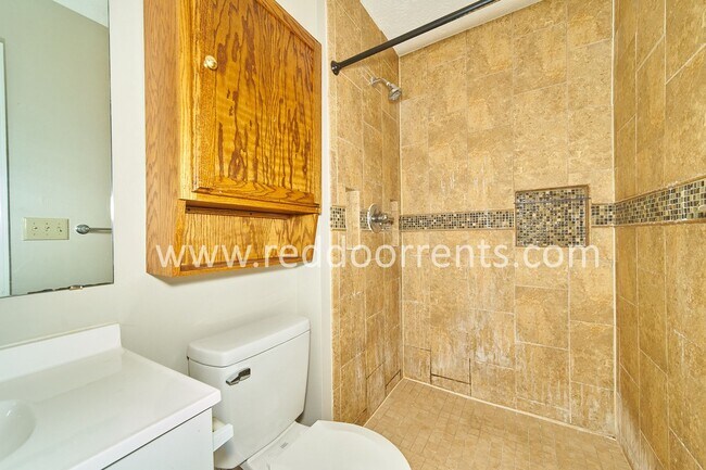Building Photo - Coming Soon! Cozy Retreat in Indianapolis