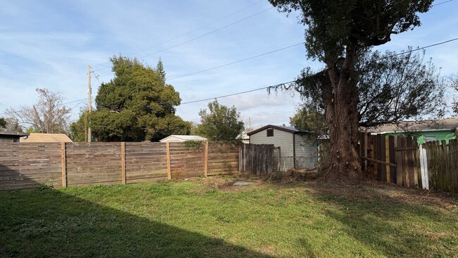 Building Photo - Cute 3Bed/1Bath Home with Carport and Large Yard in Conway Acres