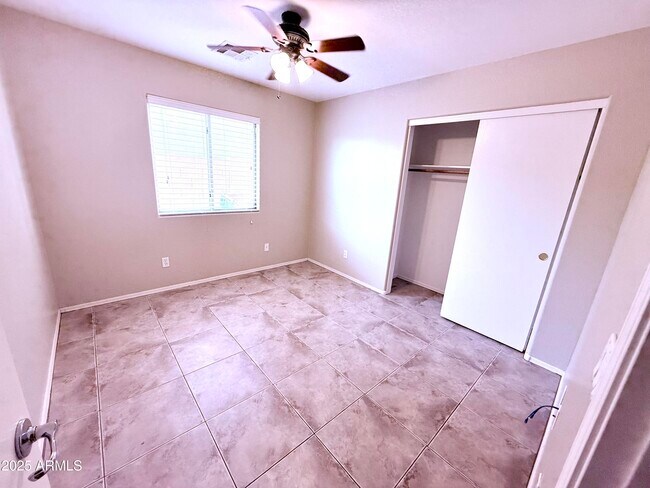 Building Photo - 29152 N Red Finch Dr