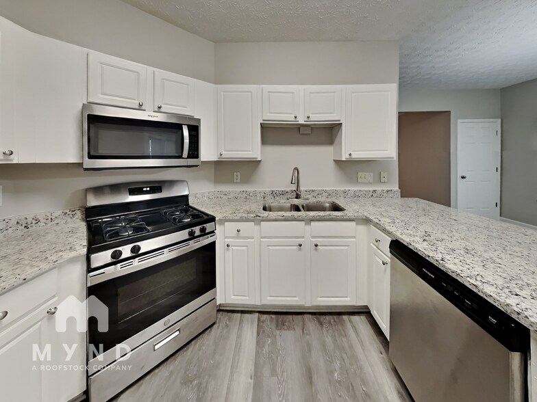 Building Photo - 2993 Falling Water Pt