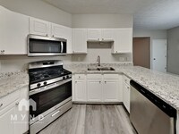 Building Photo - 2993 Falling Water Pt