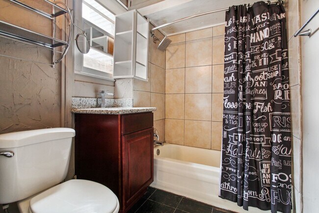 Building Photo - nsf0508