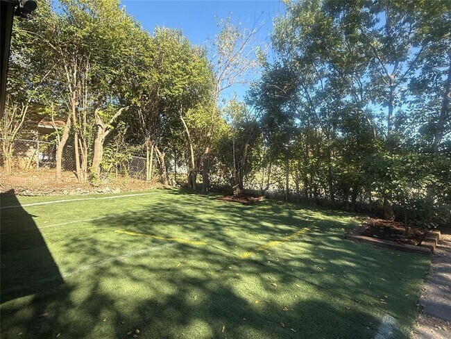 Building Photo - 7107 Guadalupe St