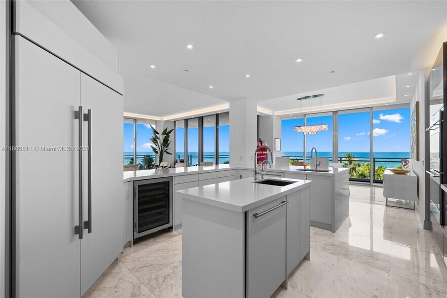 Building Photo - 10295 Collins Ave
