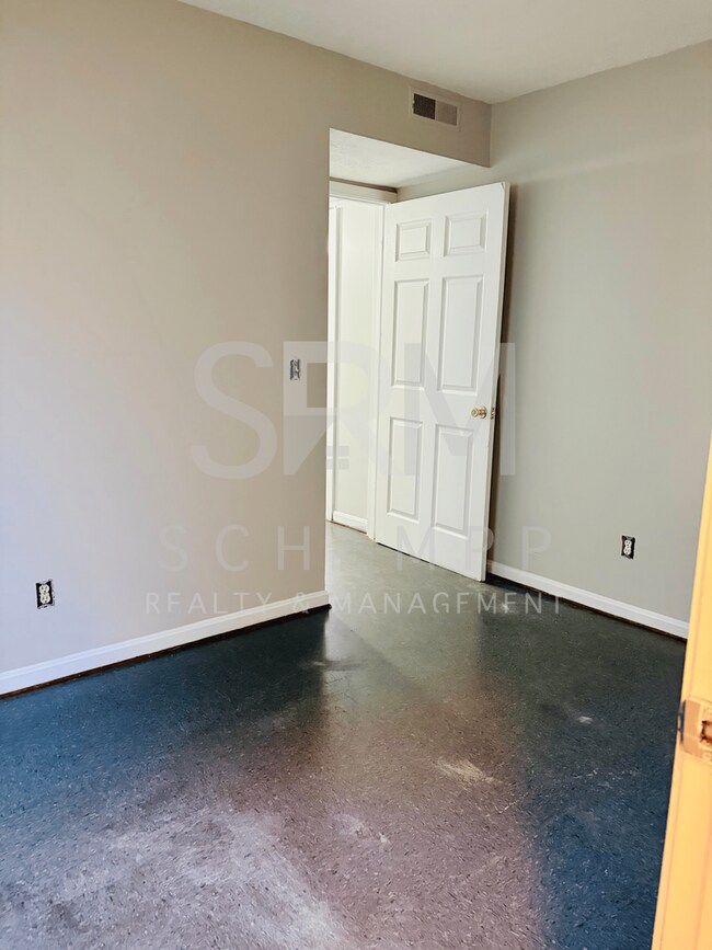 Building Photo - Affordable 3 Bedroom in Portland now available-Section 8 accepted *$200 Amazon Gift Card at Lease...