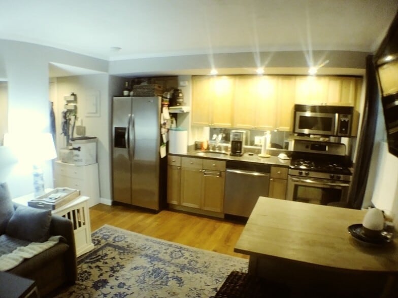Primary Photo - 38 Lawrence St