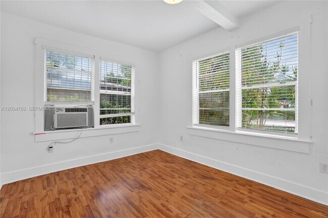 Building Photo - 3409 S Le Jeune Rd
