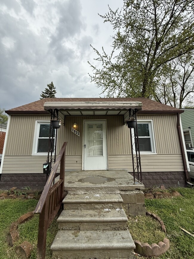 Building Photo - 7033 Westminster Ave