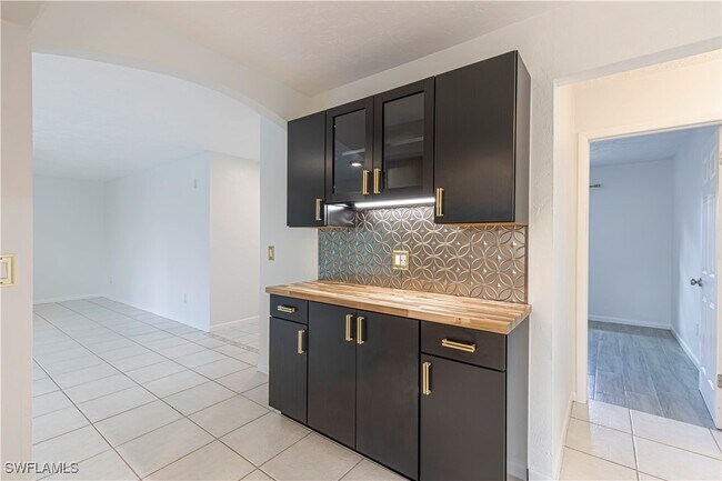Building Photo - 297 Bay Meadows Dr