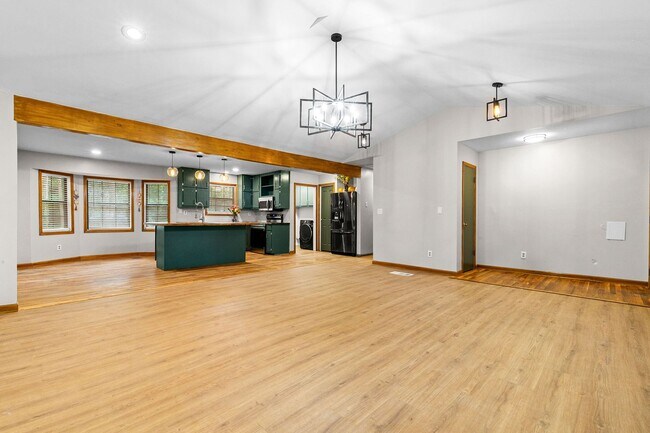 Building Photo - Fully Renovated Three Bedroom in the heart of Stockbridge!
