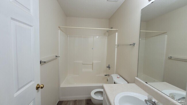 Building Photo - 2413 Redoubt Ave