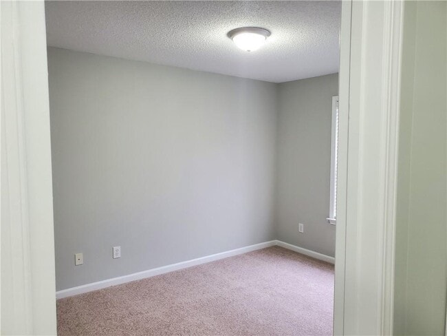 Building Photo - 4133 Howell Park Rd