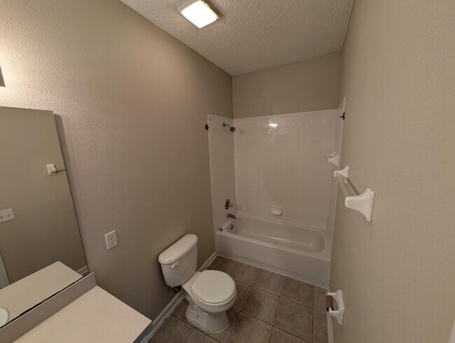 Building Photo - 1736 Forest Lake Cir W